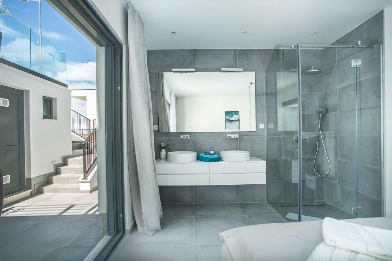 Holiday Home Olive Exclusive - 8 People, Heated Pool, Okrug Gornji, Sea View Trogir Extérieur photo