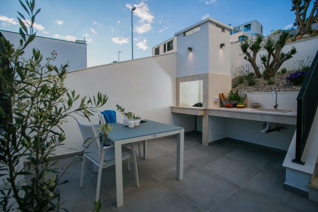 Holiday Home Olive Exclusive - 8 People, Heated Pool, Okrug Gornji, Sea View Trogir Extérieur photo