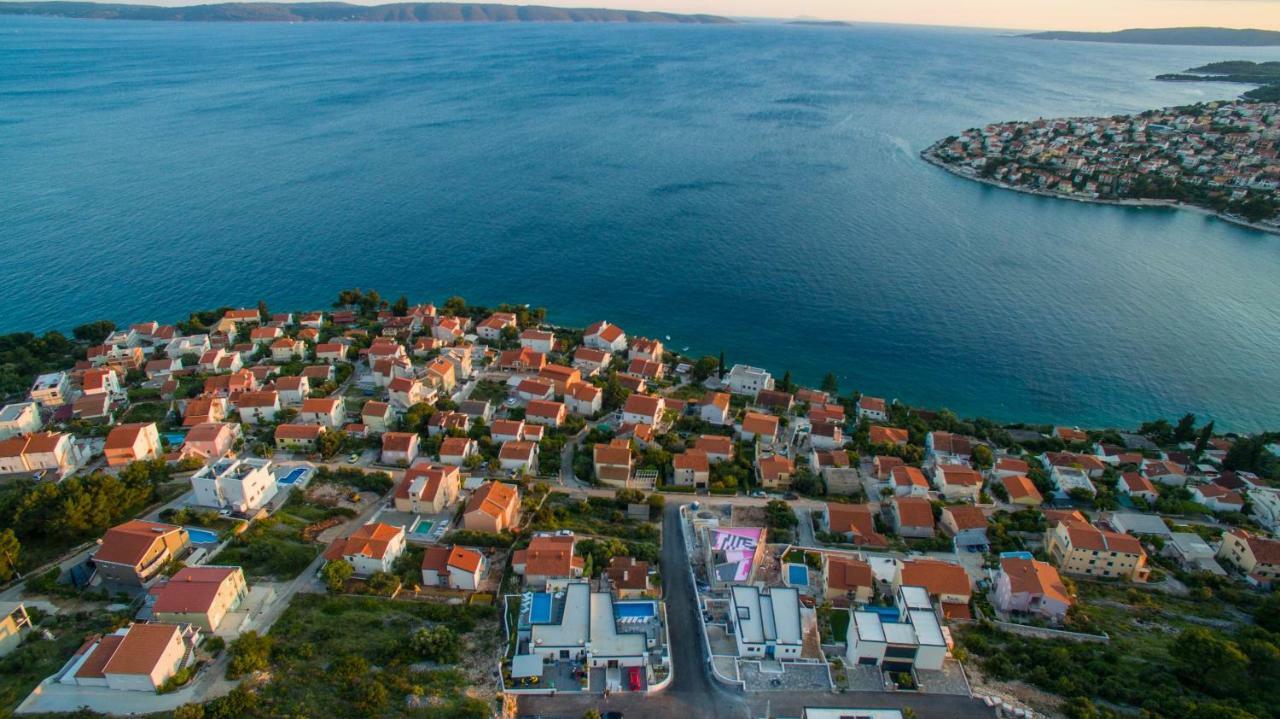 Holiday Home Olive Exclusive - 8 People, Heated Pool, Okrug Gornji, Sea View Trogir Extérieur photo